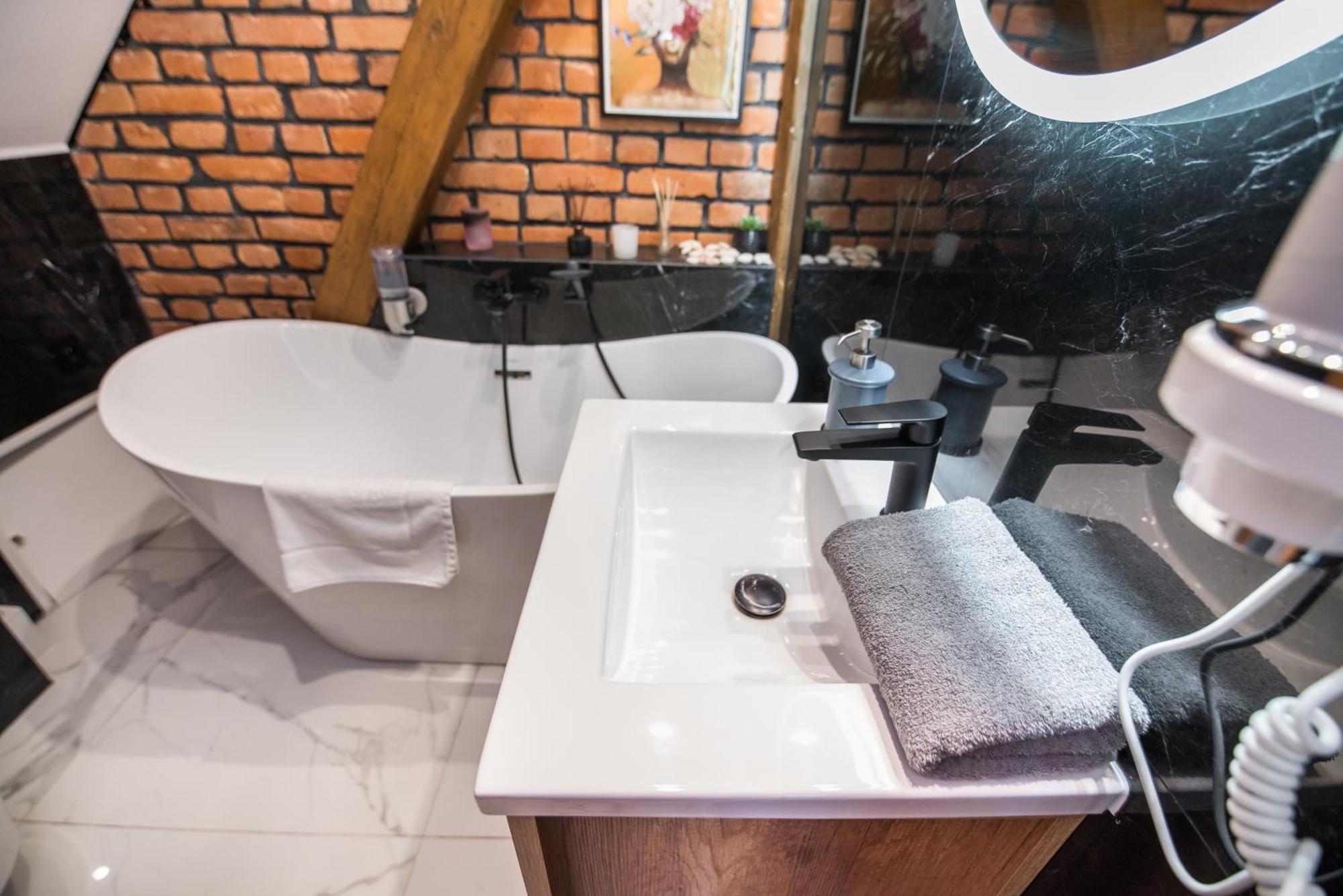 Przytulny Apartament Z Wieza Gliwice Luaran gambar